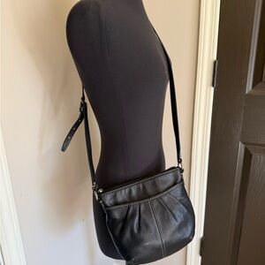 Elegant Black Leather Crossbody Bag